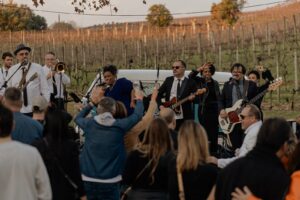 Banda se apresenta durante o Festival Blues & Jazz no Wine Garden da Miolo, em Bento Gonçalves.
